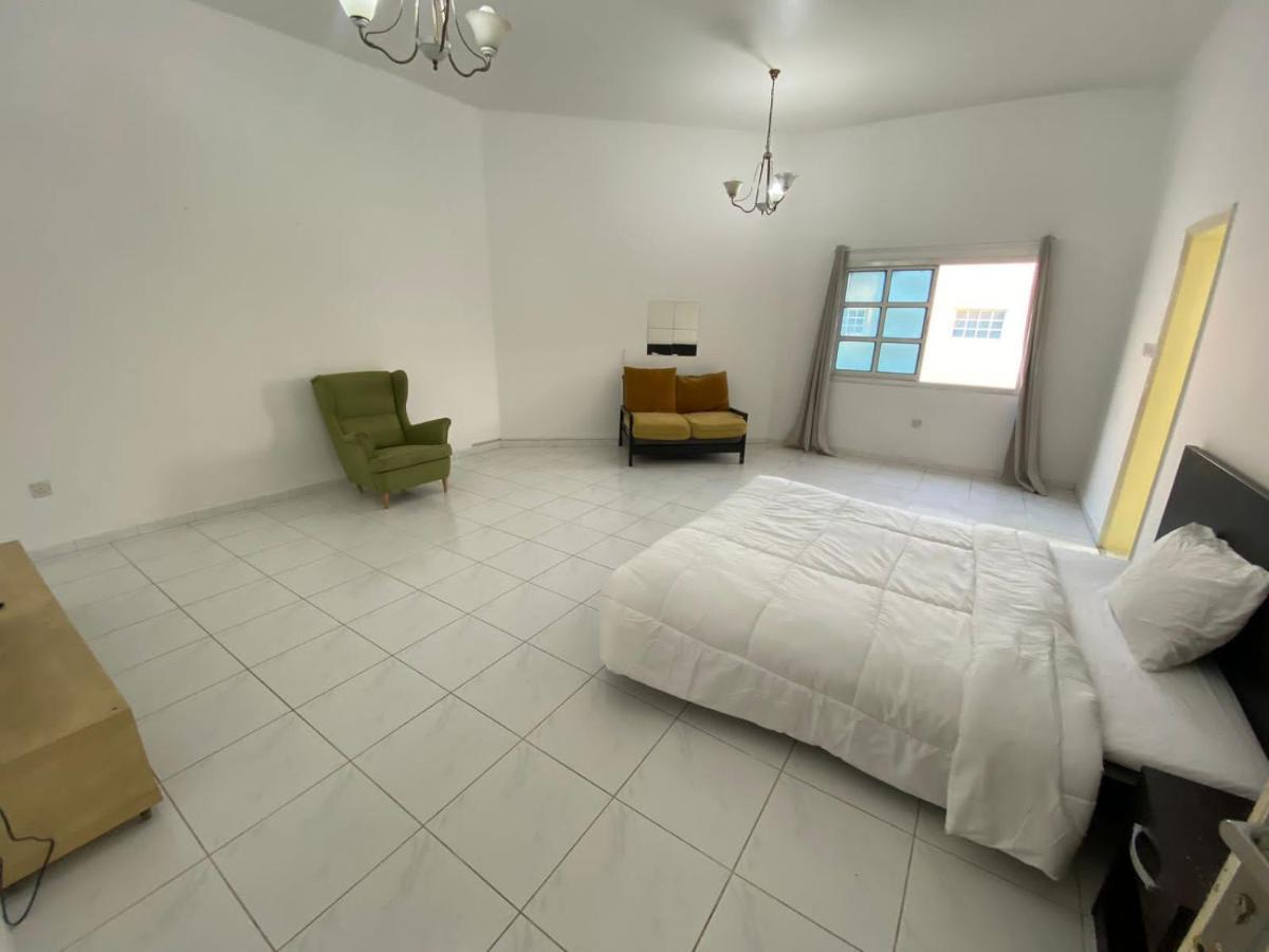 Comfortable Private Rooms In Compound Housing 두바이 외부 사진