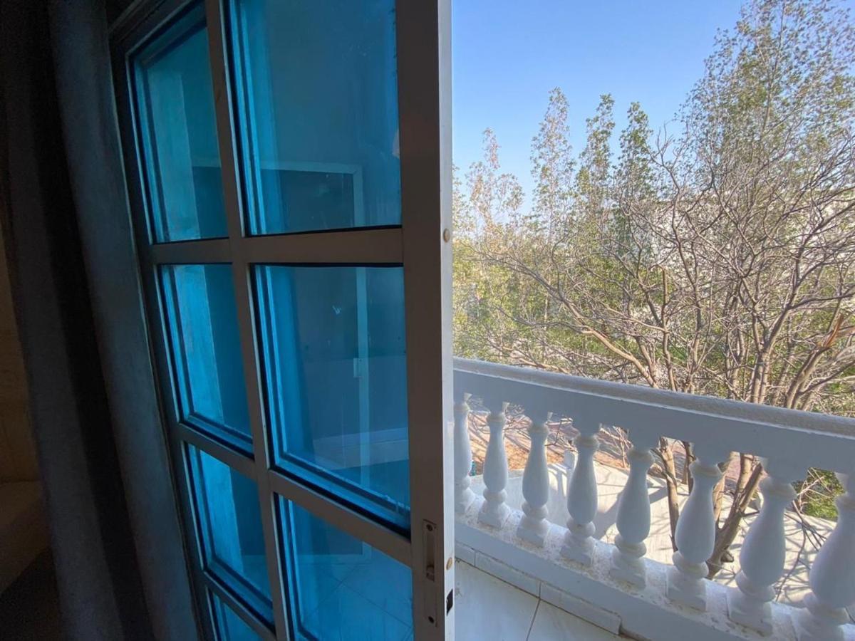 Comfortable Private Rooms In Compound Housing 두바이 외부 사진