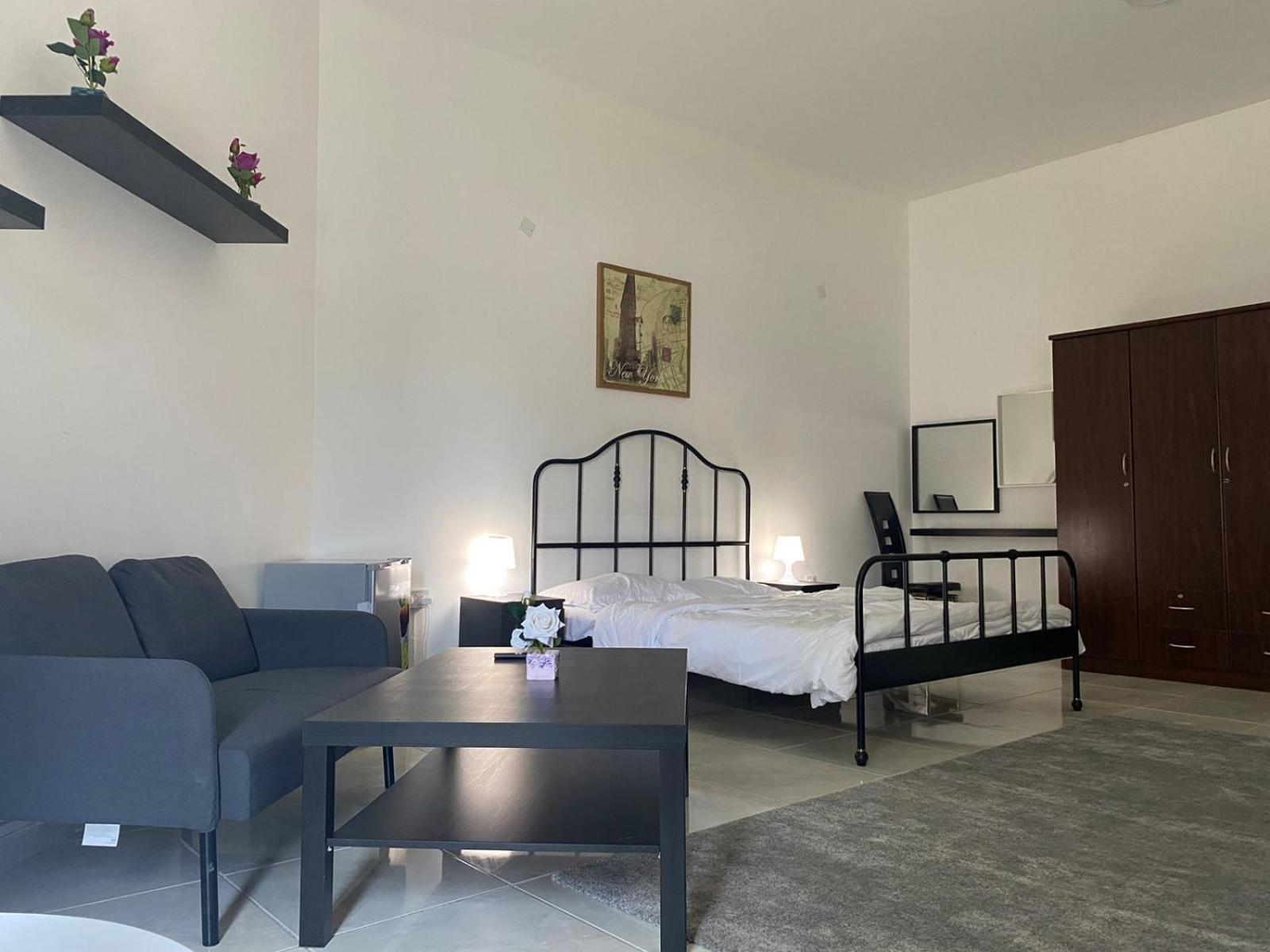 Comfortable Private Rooms In Compound Housing 두바이 외부 사진