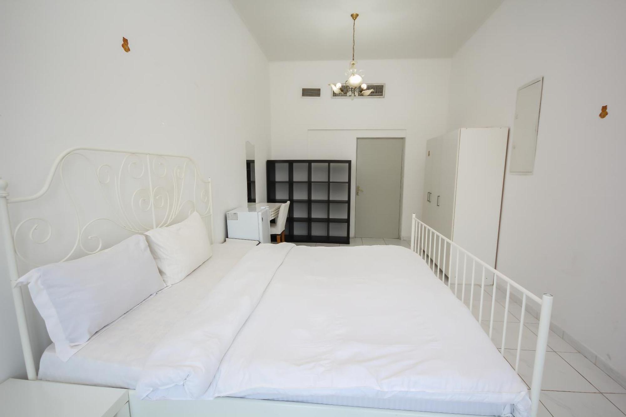 Comfortable Private Rooms In Compound Housing 두바이 외부 사진