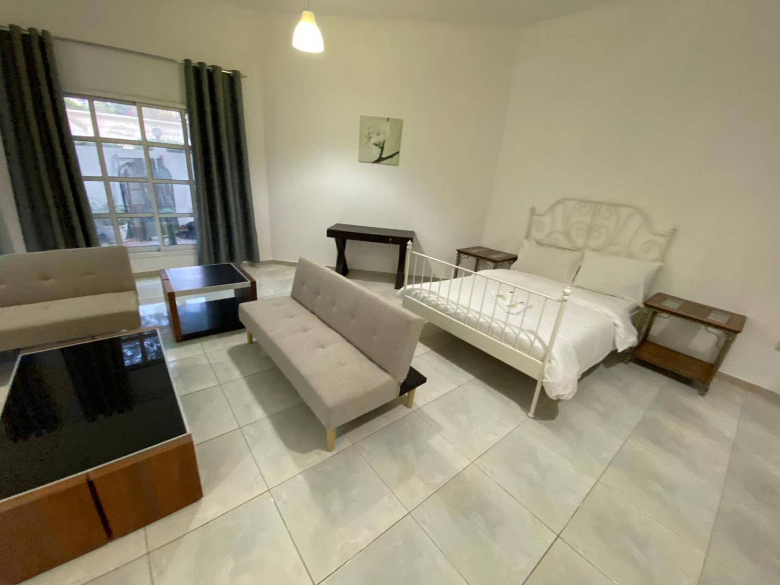 Comfortable Private Rooms In Compound Housing 두바이 외부 사진