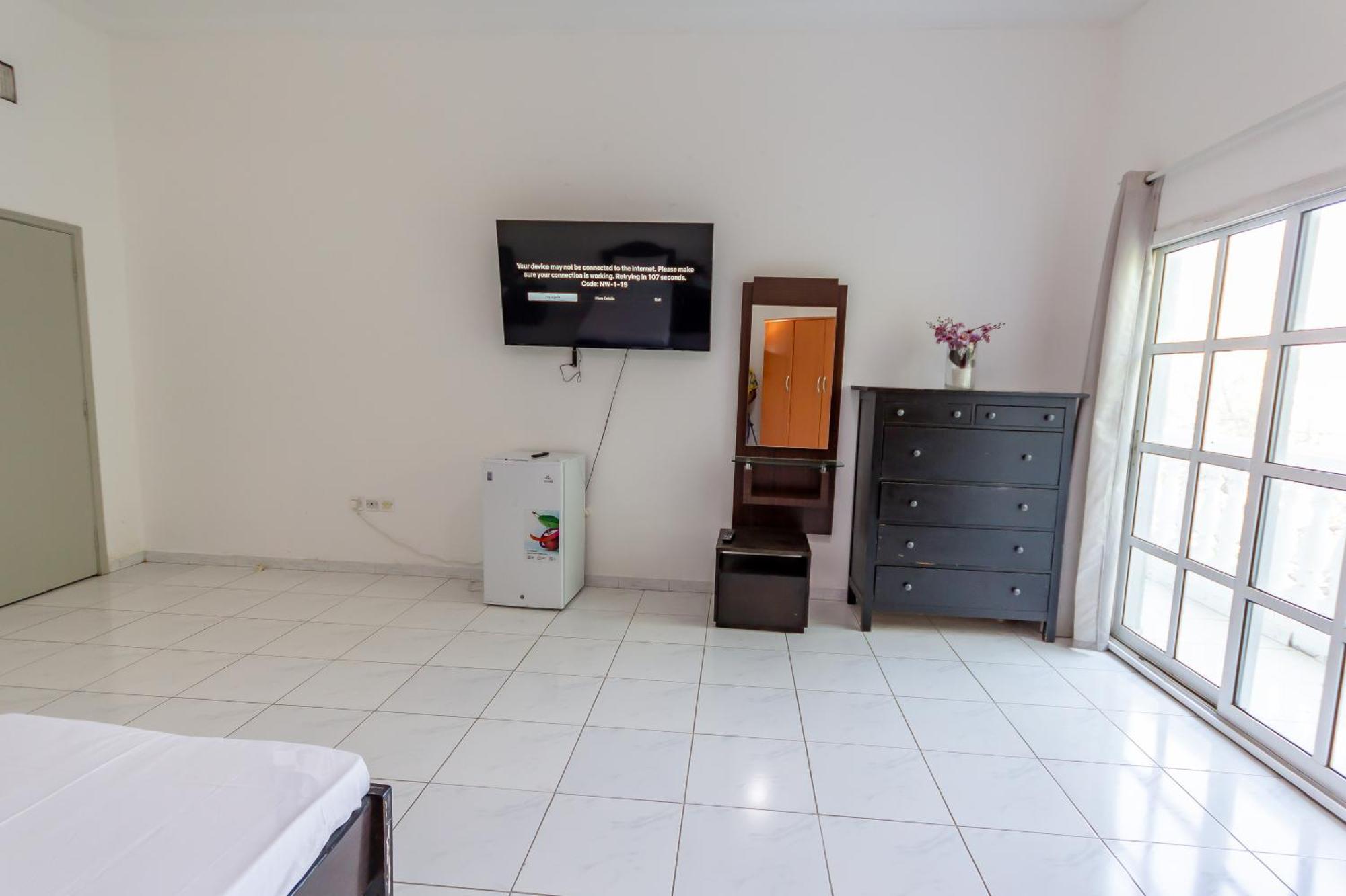 Comfortable Private Rooms In Compound Housing 두바이 외부 사진