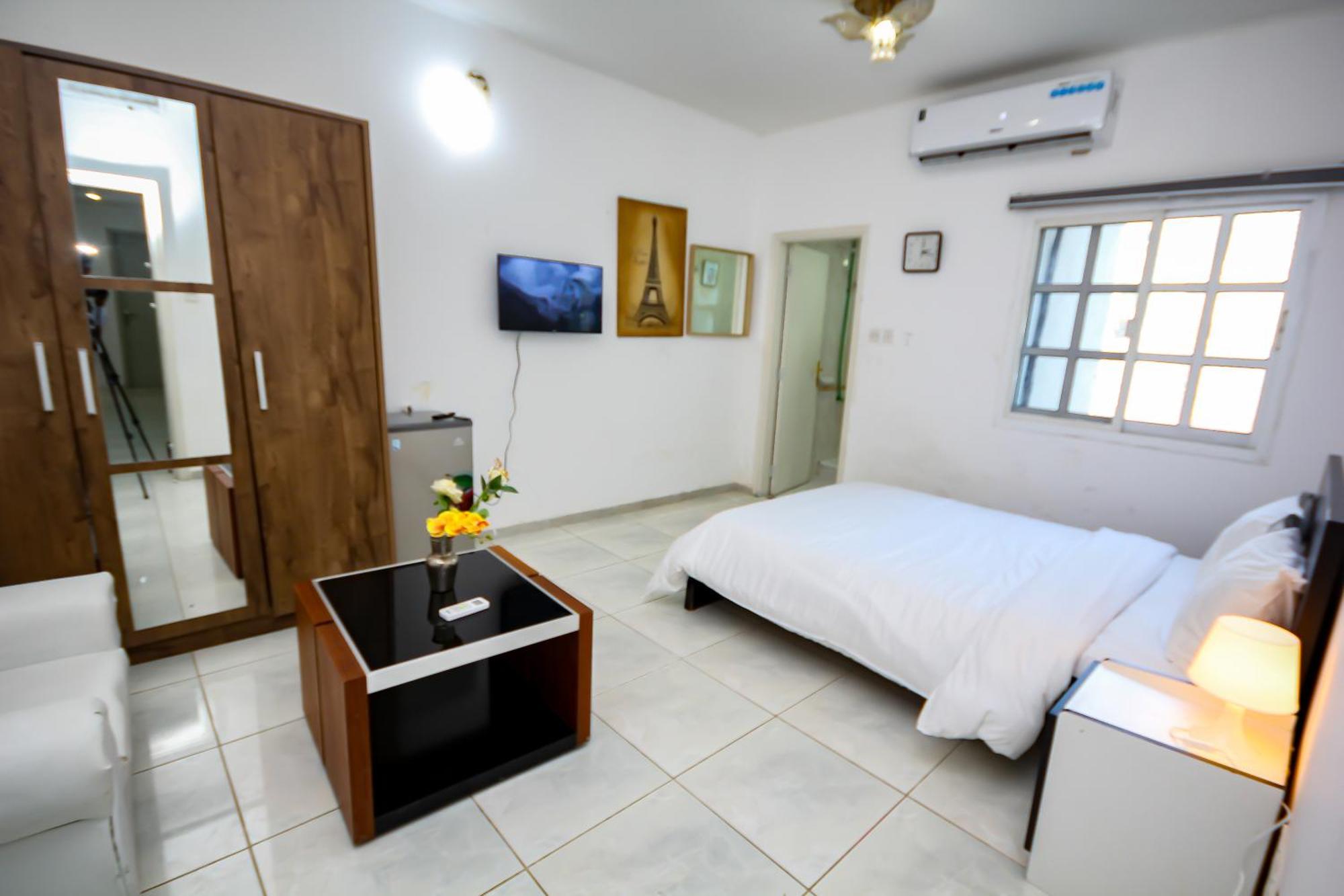 Comfortable Private Rooms In Compound Housing 두바이 외부 사진